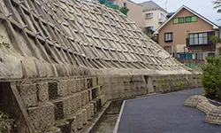 三ッ沢せせらぎ緑道法面崩落に伴う本復旧工事のイメージ画像